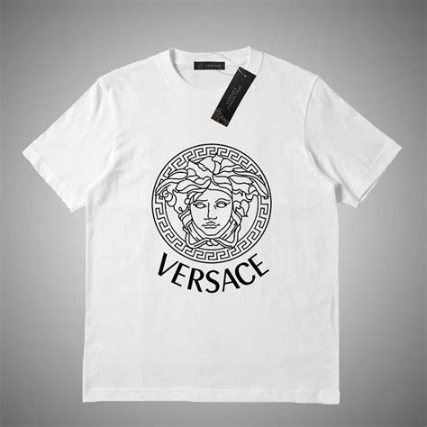 precio de la ropa versace|Versace official online store.